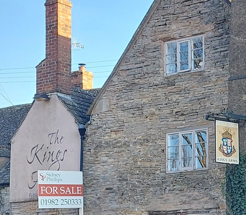 The Kings Arms, Cleeve Prior Slide 1